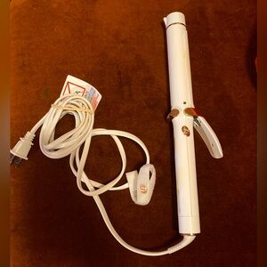 T3 SinglePass Curl 1.25 inch Barrel Curling Iron